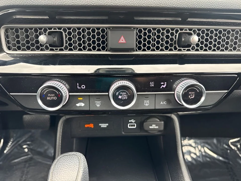2024 Honda Civic 11th Gen - Image 17 of 31