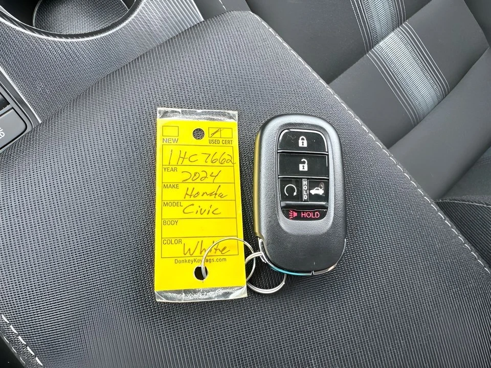 2024 Honda Civic 11th Gen - Image 28 of 31
