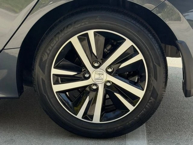 2024 Honda Civic 11th Gen - Image 12 of 31