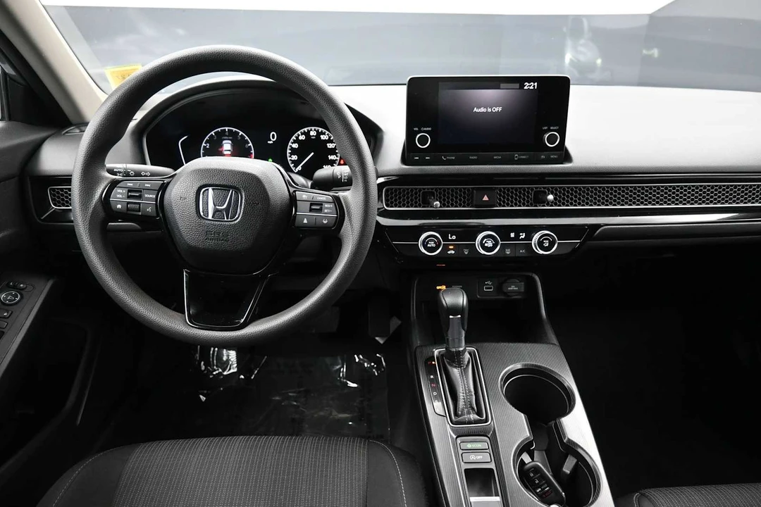 2024 Honda Civic 11th Gen - Image 19 of 31