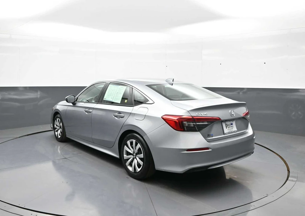 2024 Honda Civic 11th Gen - Image 8 of 31