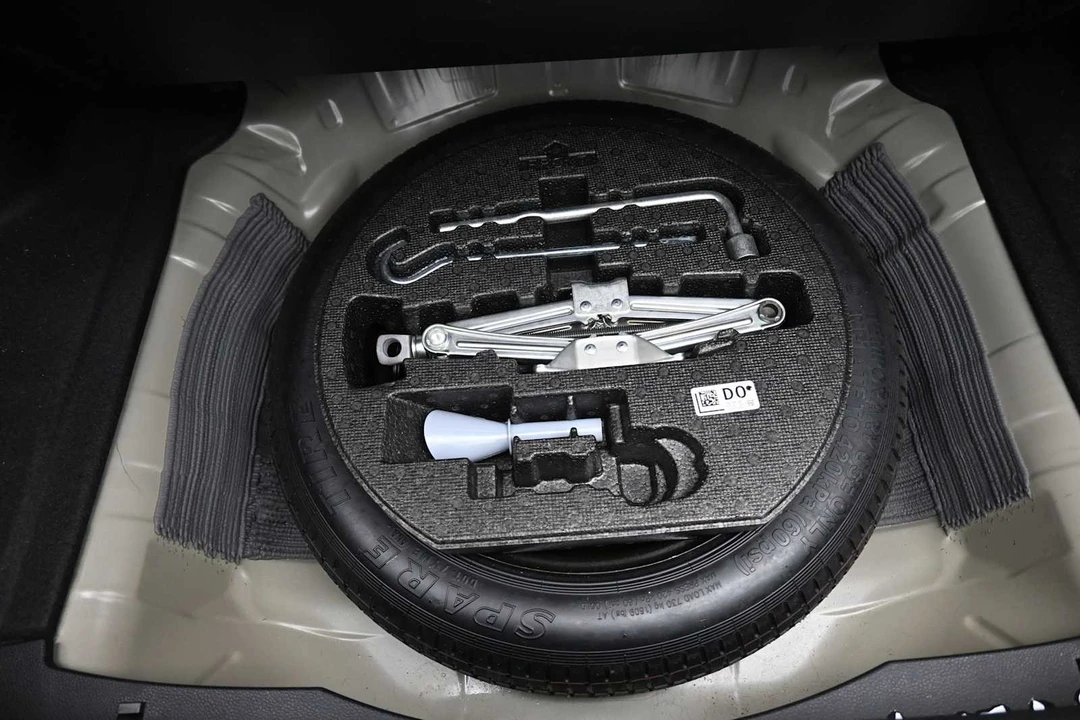 2024 Honda Civic 11th Gen - Image 22 of 31