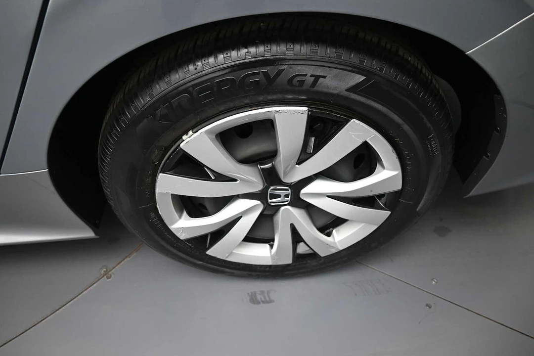 2024 Honda Civic 11th Gen - Image 15 of 31