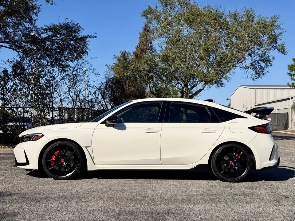 2024 Honda Civic 11th Gen - Image 2 of 21