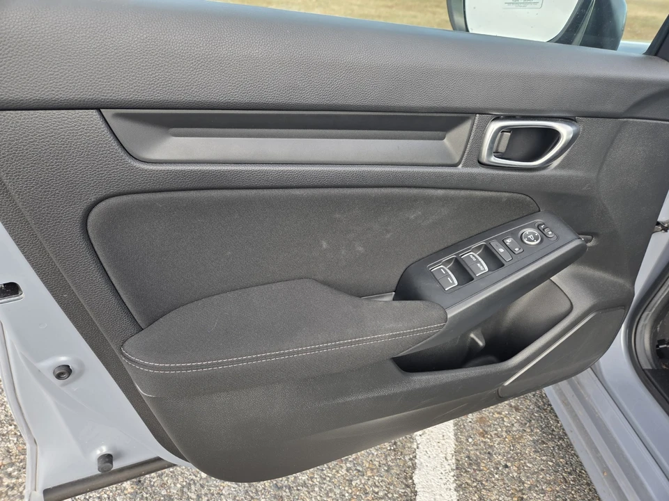 2024 Honda Civic 11th Gen - Image 11 of 21