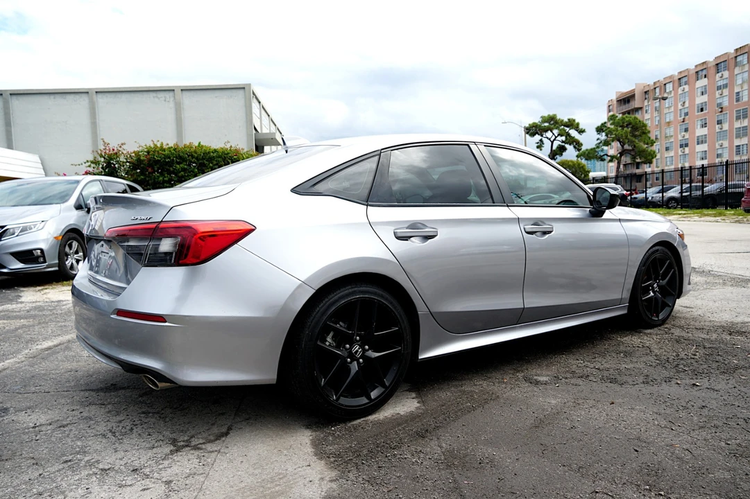2024 Honda Civic 11th Gen - Image 9 of 28