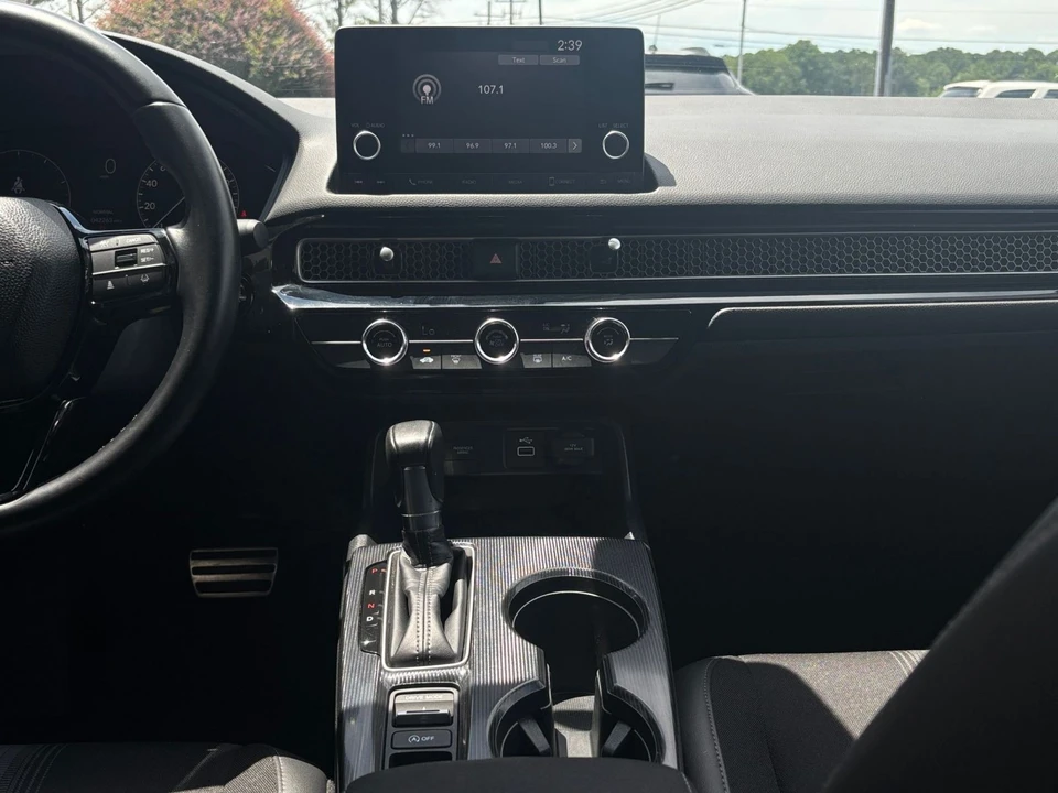 2024 Honda Civic 11th Gen - Image 19 of 31