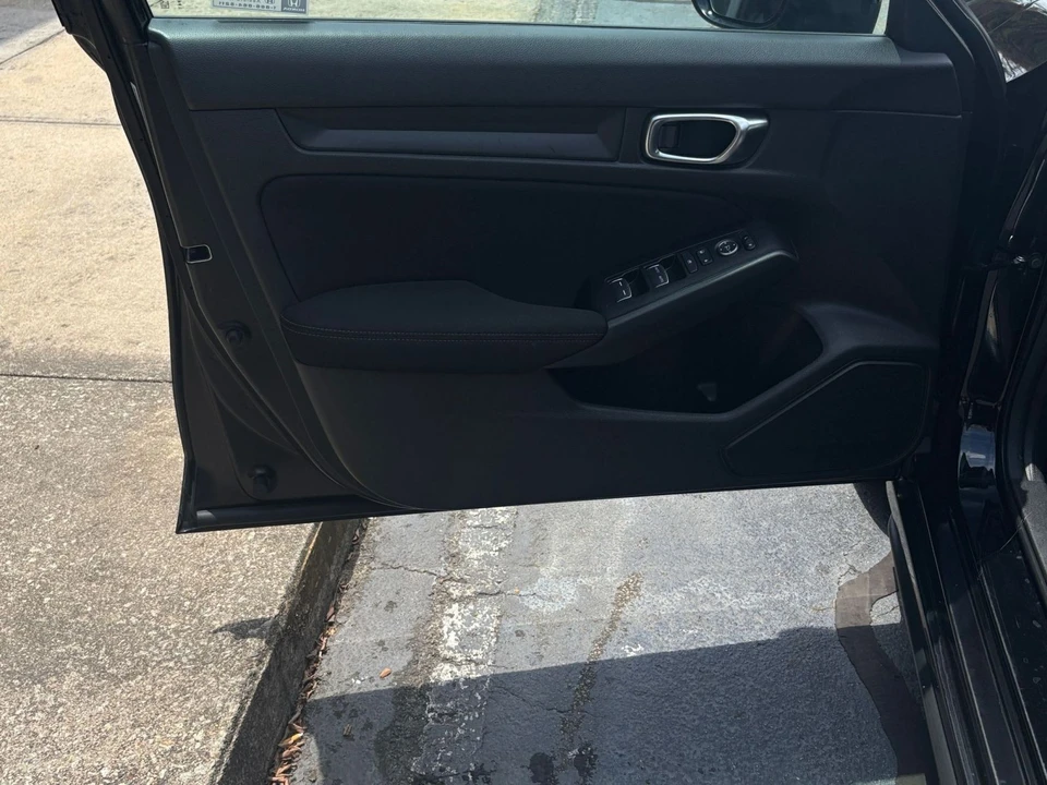 2024 Honda Civic 11th Gen - Image 20 of 31