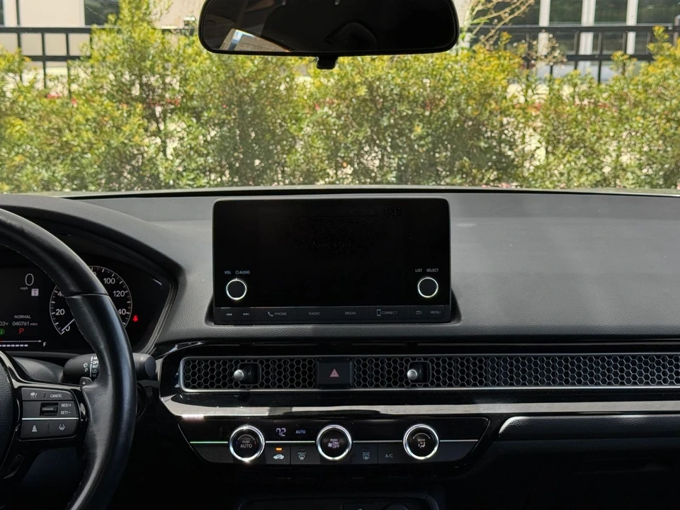 2024 Honda Civic 11th Gen - Image 19 of 31