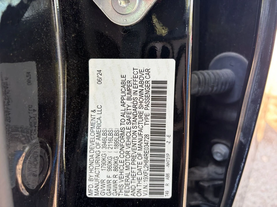 2024 Honda Civic 11th Gen - Image 25 of 31