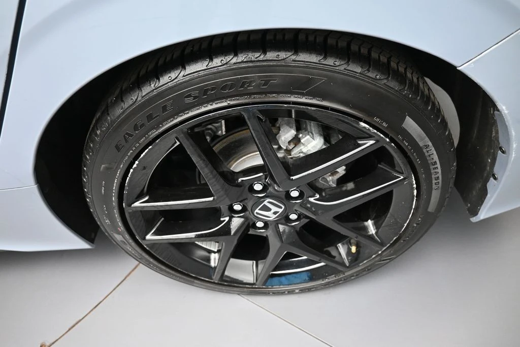 2024 Honda Civic 11th Gen - Image 15 of 31