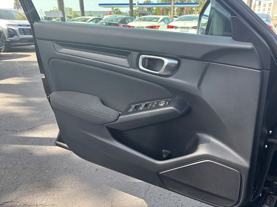 2024 Honda Civic 11th Gen - Image 17 of 31