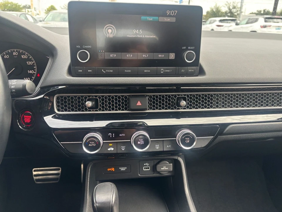 2024 Honda Civic 11th Gen - Image 18 of 31