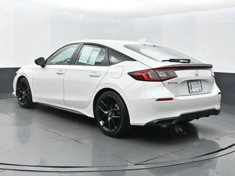 2024 Honda Civic 11th Gen - Image 9 of 12