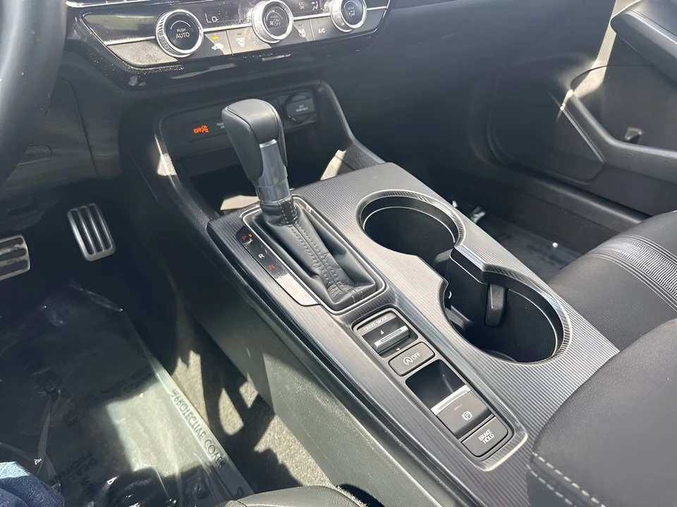 2024 Honda Civic 11th Gen - Image 15 of 21