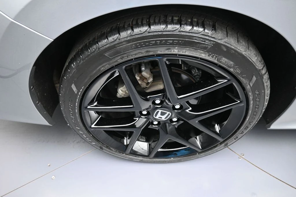 2024 Honda Civic 11th Gen - Image 12 of 31