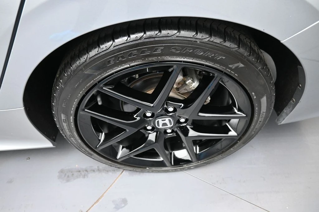 2024 Honda Civic 11th Gen - Image 15 of 31