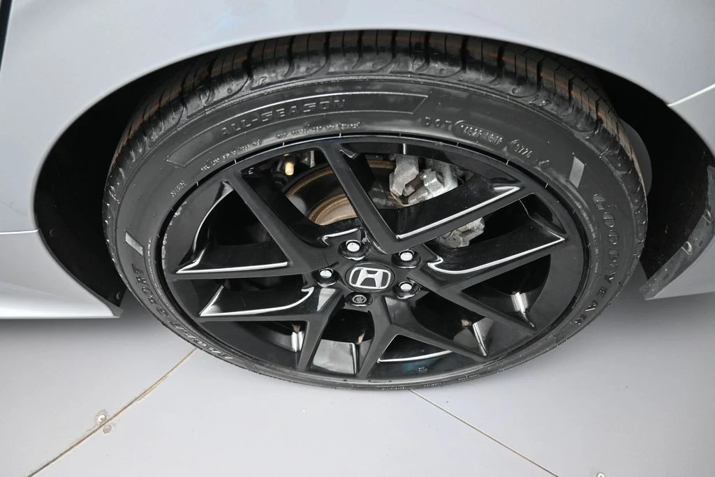 2024 Honda Civic 11th Gen - Image 15 of 31