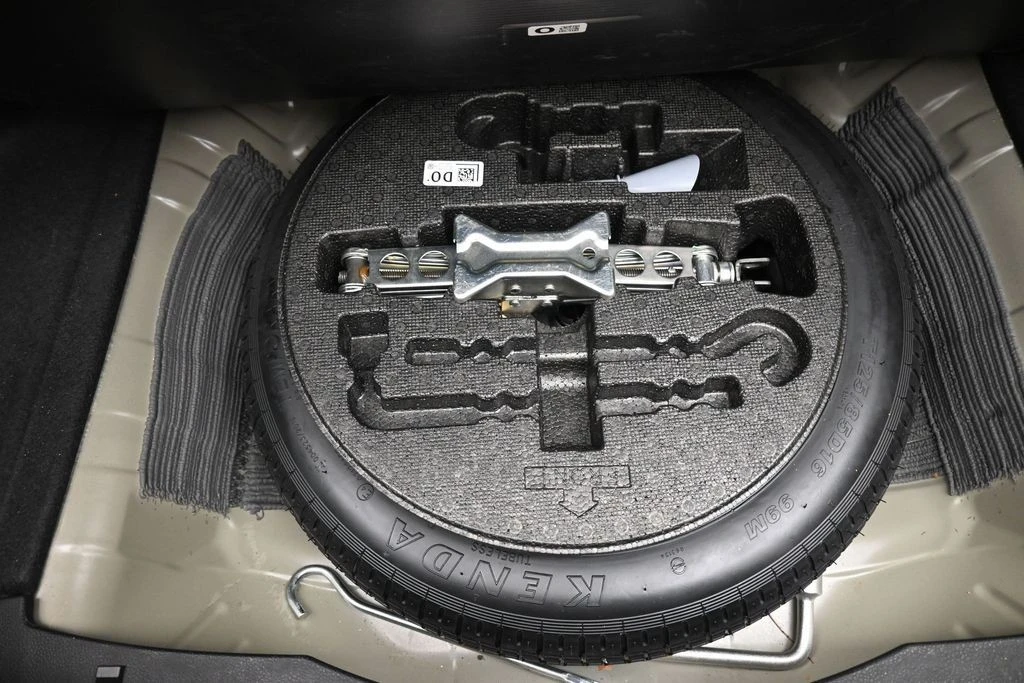 2024 Honda Civic 11th Gen - Image 22 of 31