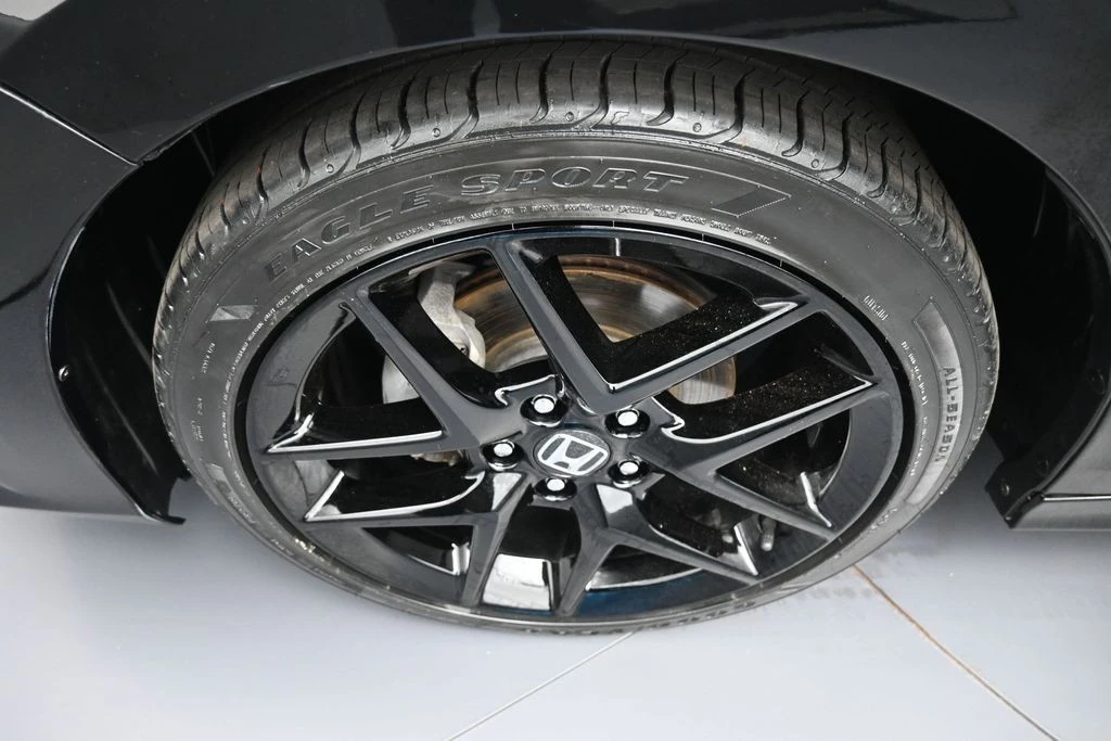 2024 Honda Civic 11th Gen - Image 14 of 31