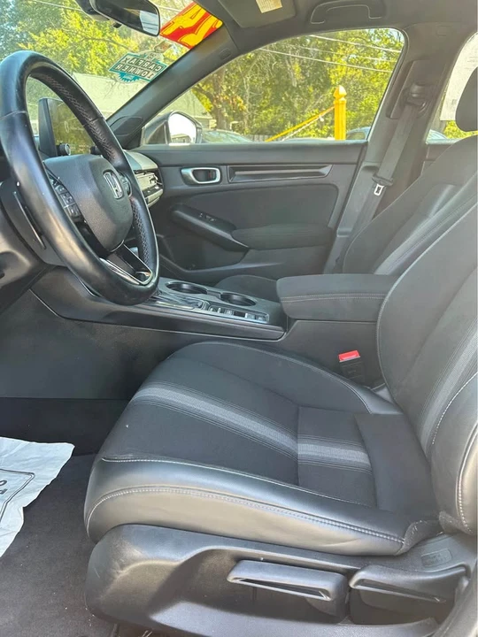2024 Honda Civic 11th Gen - Image 9 of 17