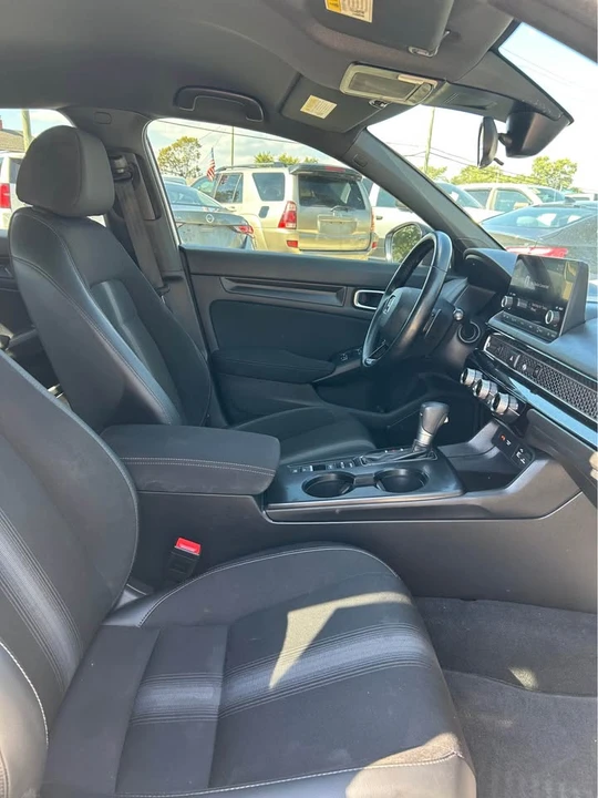2024 Honda Civic 11th Gen - Image 14 of 17