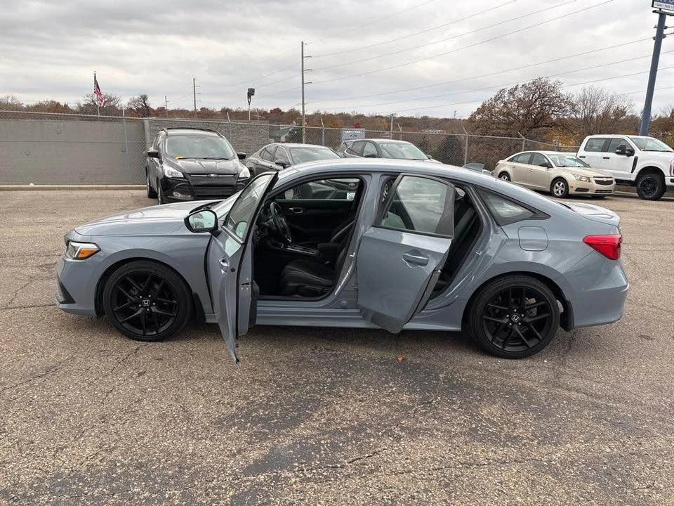 2024 Honda Civic 11th Gen - Image 8 of 11