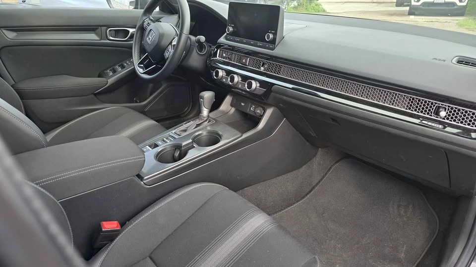 2024 Honda Civic 11th Gen - Image 9 of 11