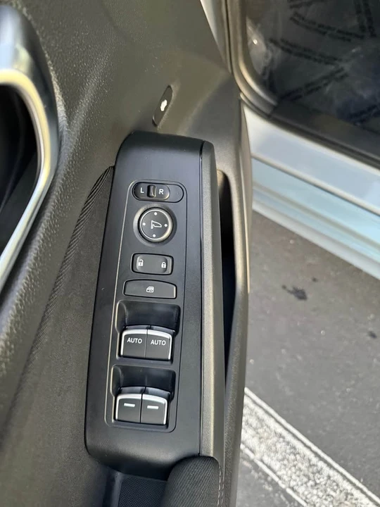 2024 Honda Civic 11th Gen - Image 8 of 17