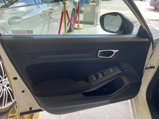 2024 Honda Civic 11th Gen - Image 8 of 31