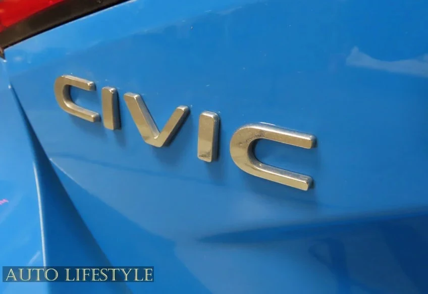 2024 Honda Civic 11th Gen - Image 18 of 31