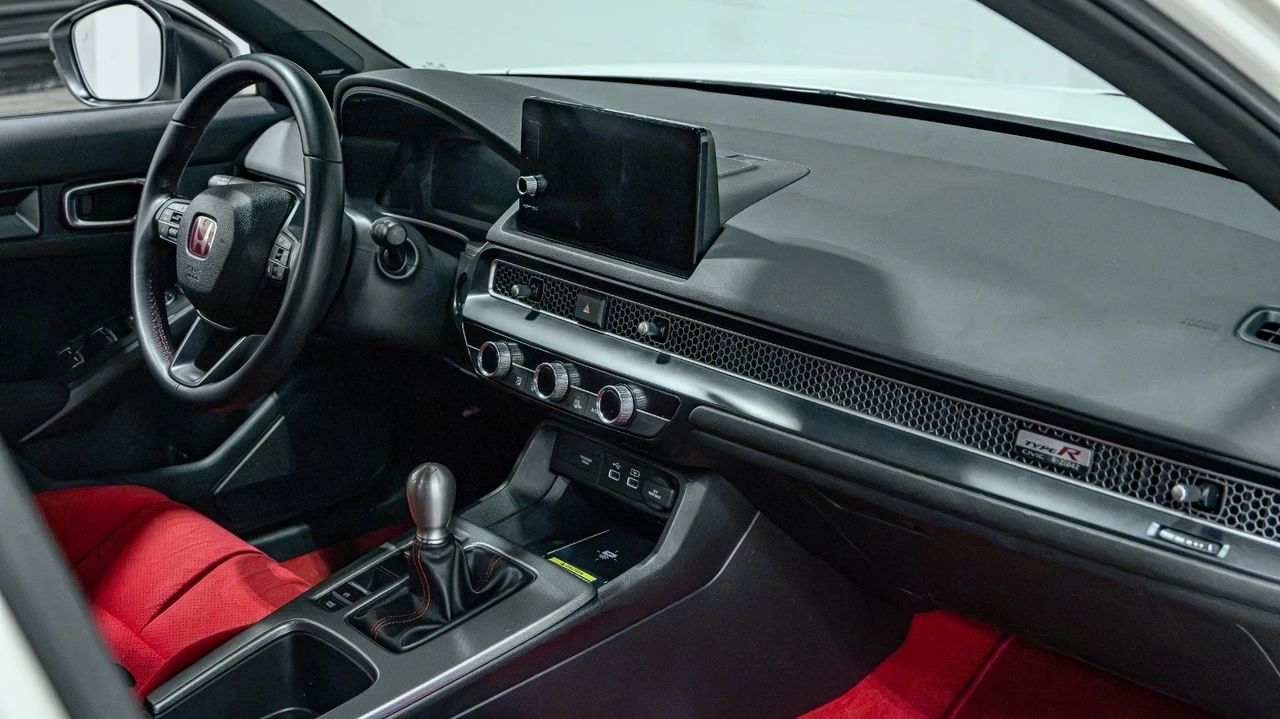 2024 Honda FL5 Civic Type R - Image 30 of 31
