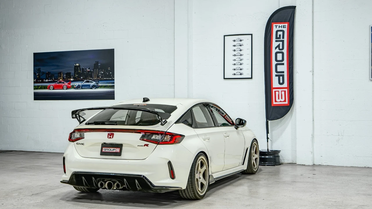 2024 Honda FL5 Civic Type R - Image 12 of 31
