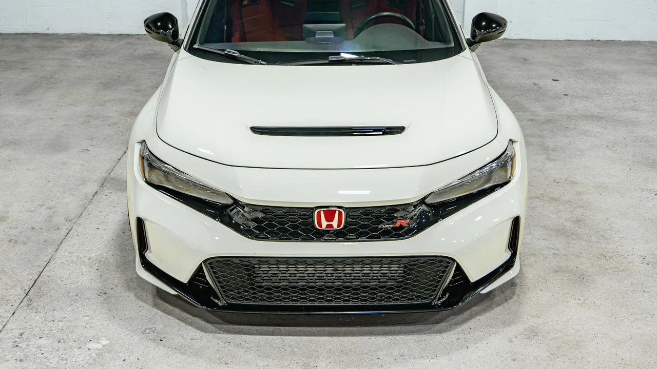 2024 Honda FL5 Civic Type R - Image 23 of 31