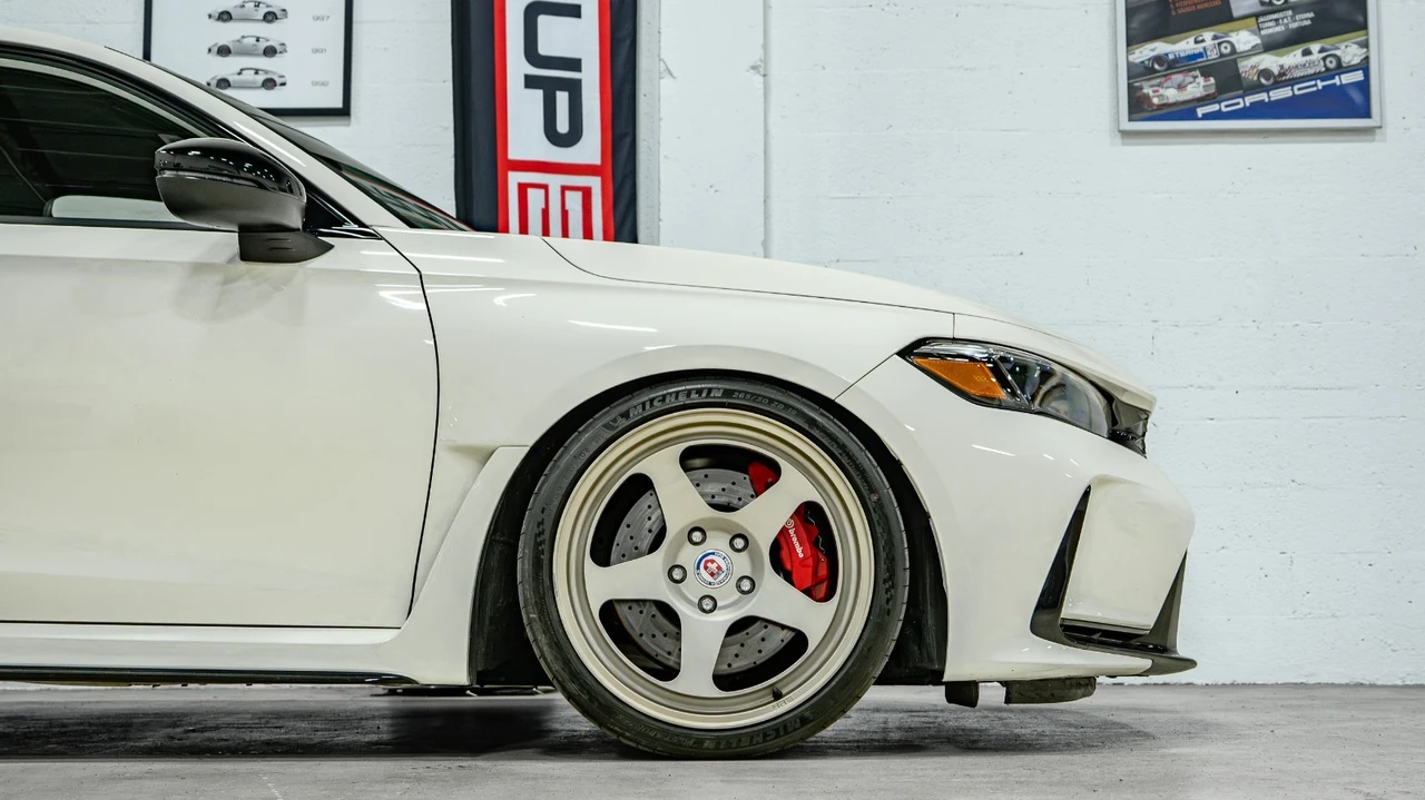 2024 Honda FL5 Civic Type R - Image 17 of 31