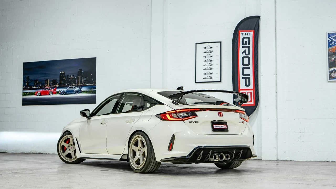 2024 Honda FL5 Civic Type R - Image 8 of 31