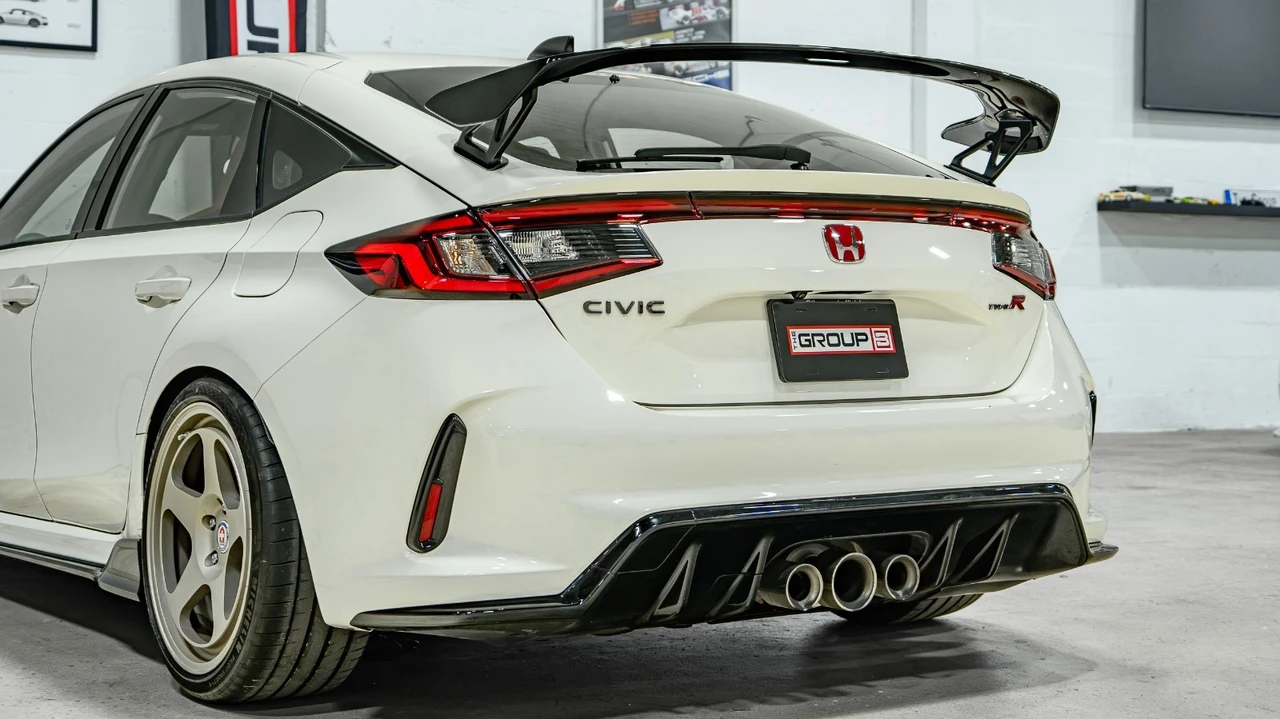 2024 Honda FL5 Civic Type R - Image 7 of 31