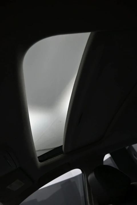 2024 Honda Civic 11th Gen - Image 18 of 31