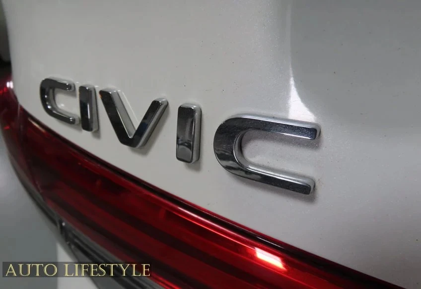 2024 Honda Civic 11th Gen - Image 17 of 31