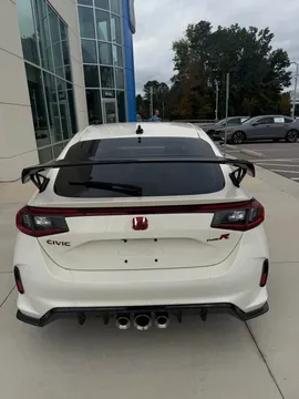 2024 Honda FL5 Civic Type R - Image 3 of 10