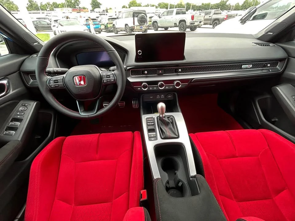 2024 Honda FL5 Civic Type R - Image 8 of 8