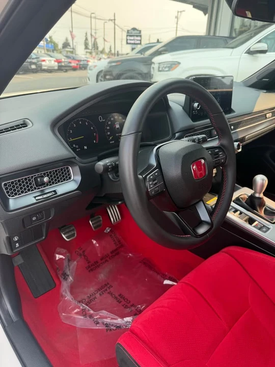 2024 Honda FL5 Civic Type R - Image 15 of 20