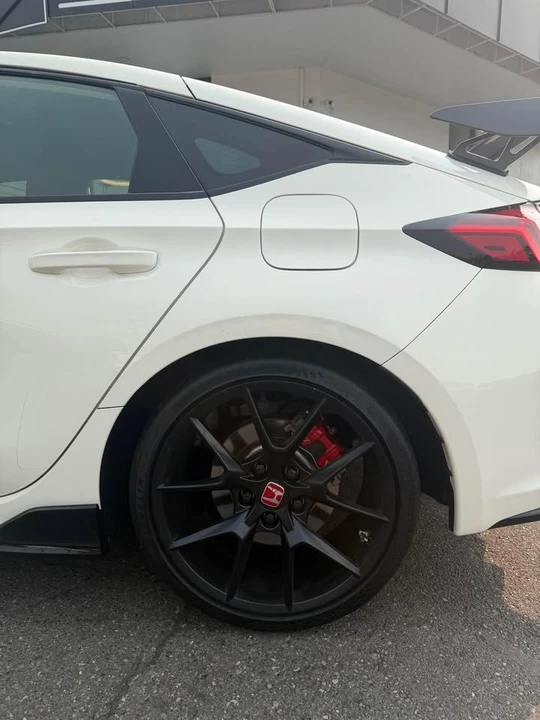 2024 Honda FL5 Civic Type R - Image 11 of 20
