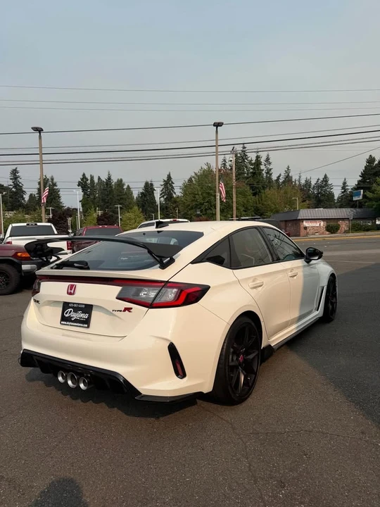 2024 Honda FL5 Civic Type R - Image 8 of 20