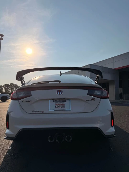 2024 Honda FL5 Civic Type R - Image 7 of 16