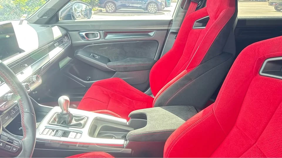 2024 Honda FL5 Civic Type R - Image 9 of 9