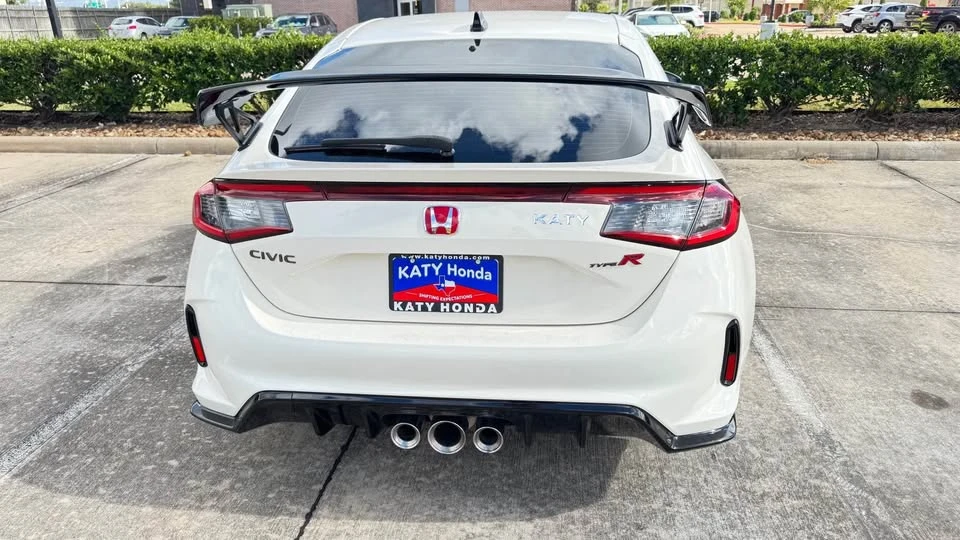 2024 Honda FL5 Civic Type R - Image 2 of 9