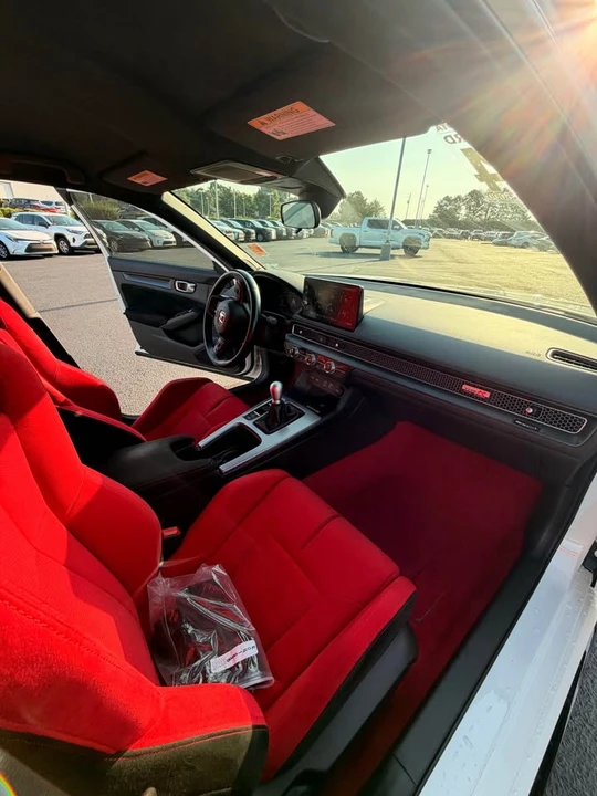 2024 Honda FL5 Civic Type R - Image 11 of 16