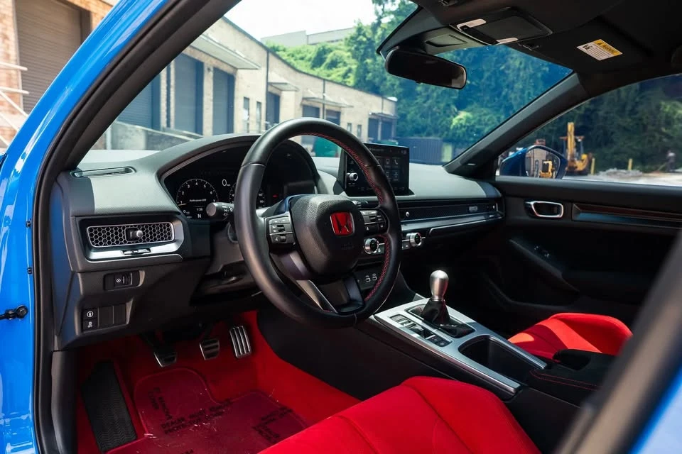 2024 Honda FL5 Civic Type R - Image 15 of 20