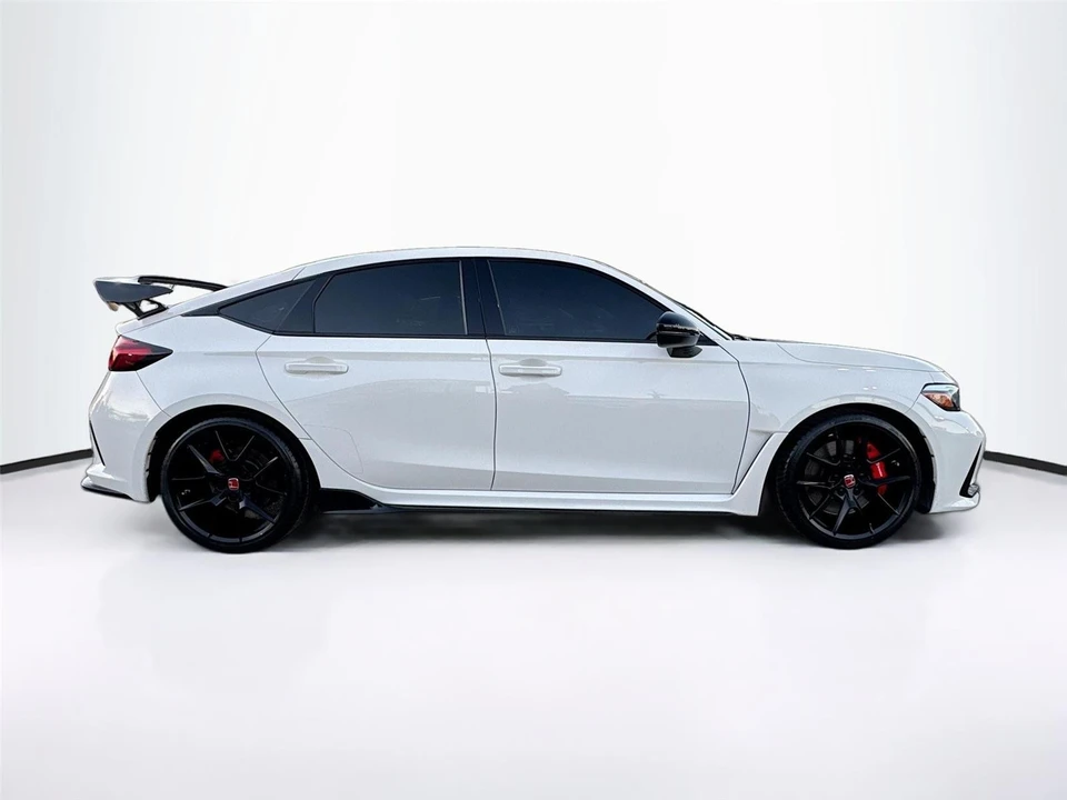 2024 Honda FL5 Civic Type R - Image 8 of 21